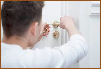 Interstate Locksmith Shop Mundelein, IL 847-462-4091 - 14-install-new-lock