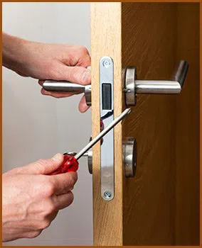 Interstate Locksmith Shop Mundelein, IL 847-462-4091 - 7-lock-installation